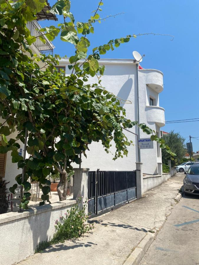 Apartments Gabrijela Biograd Na Moru Exteriör bild