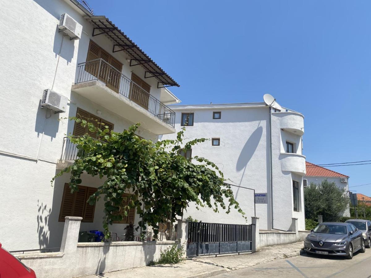 Apartments Gabrijela Biograd Na Moru Exteriör bild